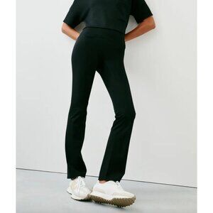 Spanx NWT SPANXshape Booty Boost Flare Pant Leggings in Very Black Size XS P
